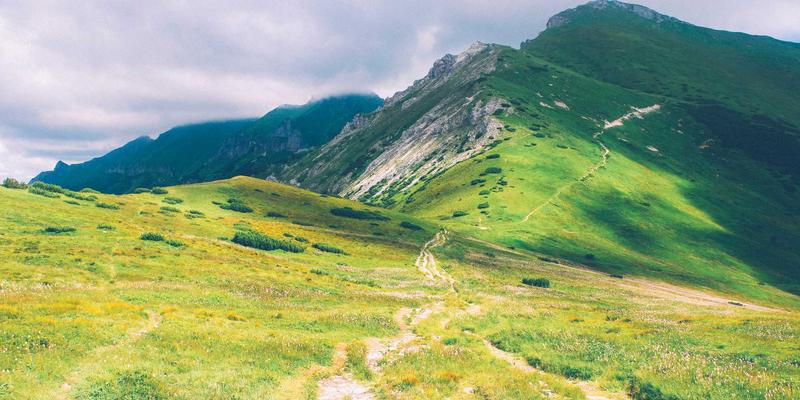 新慧聪平台：构建B2B贸易数据中台，打通内外部数据驱动智能增长